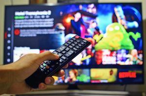 Egyre népszerűbb a streaming, de még nem szorítja ki a hagyományos tévézést