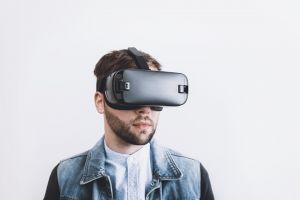Virtuális világ: az Oculus sisakok frissítése segít megelőzni a baleseteket a valóságban